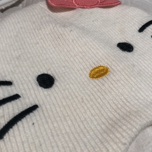 Hello Kitty Beanie - Picture 3 of 5